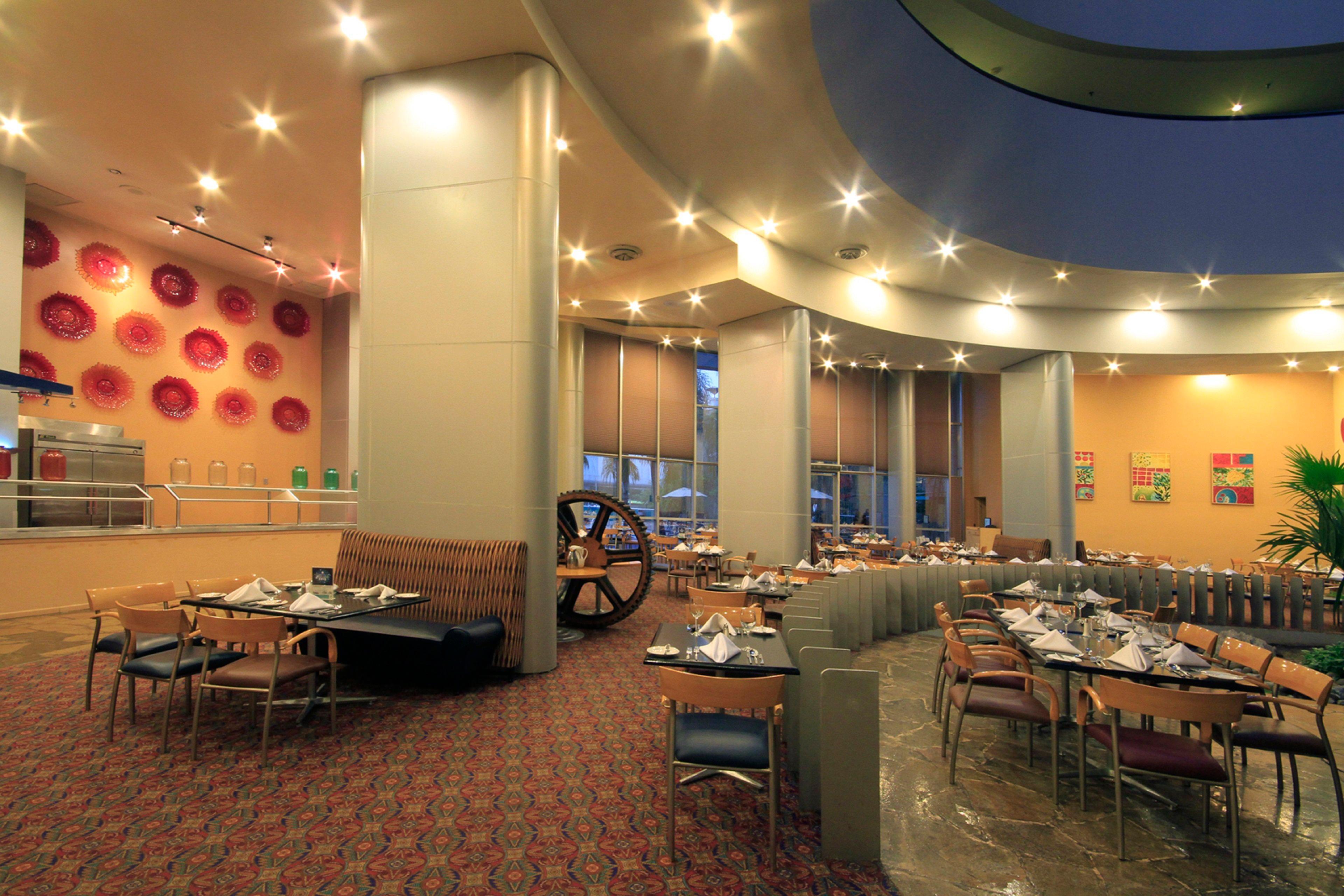Holiday Inn Monterrey-Parque Fundidora By Ihg Buitenkant foto The restaurant