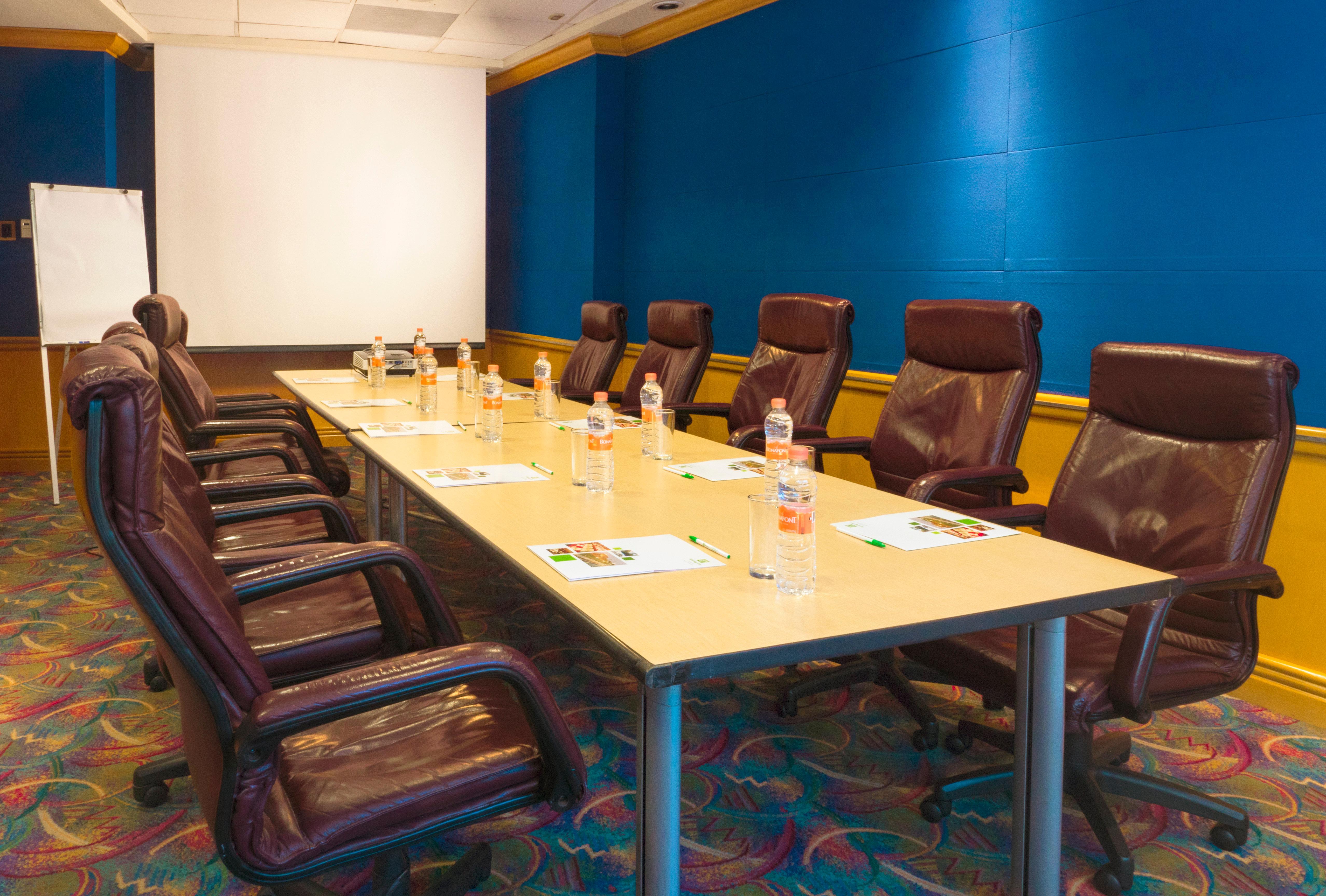 Holiday Inn Monterrey-Parque Fundidora By Ihg Buitenkant foto A boardroom at the National Space Centre