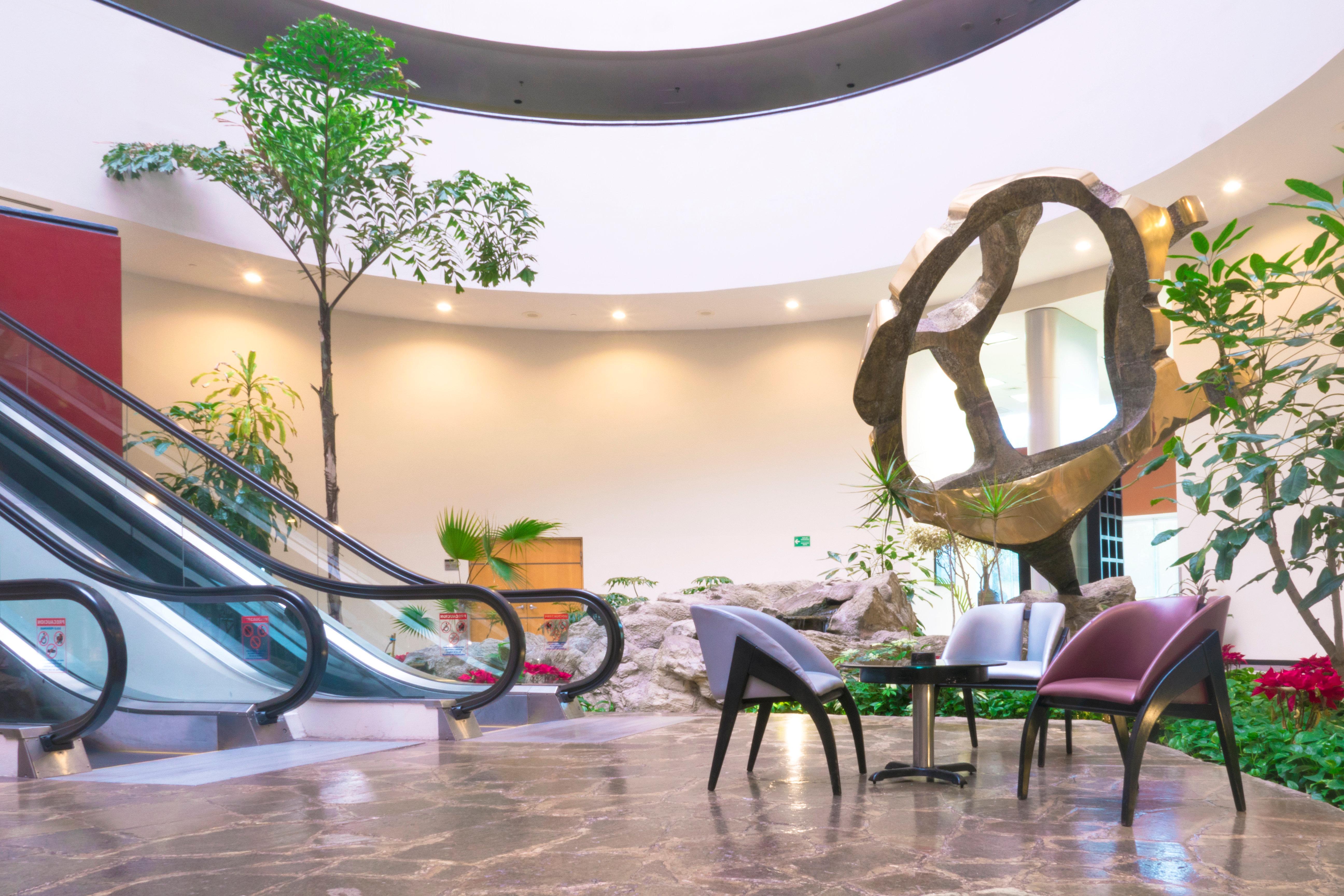 Holiday Inn Monterrey-Parque Fundidora By Ihg Buitenkant foto Lobby