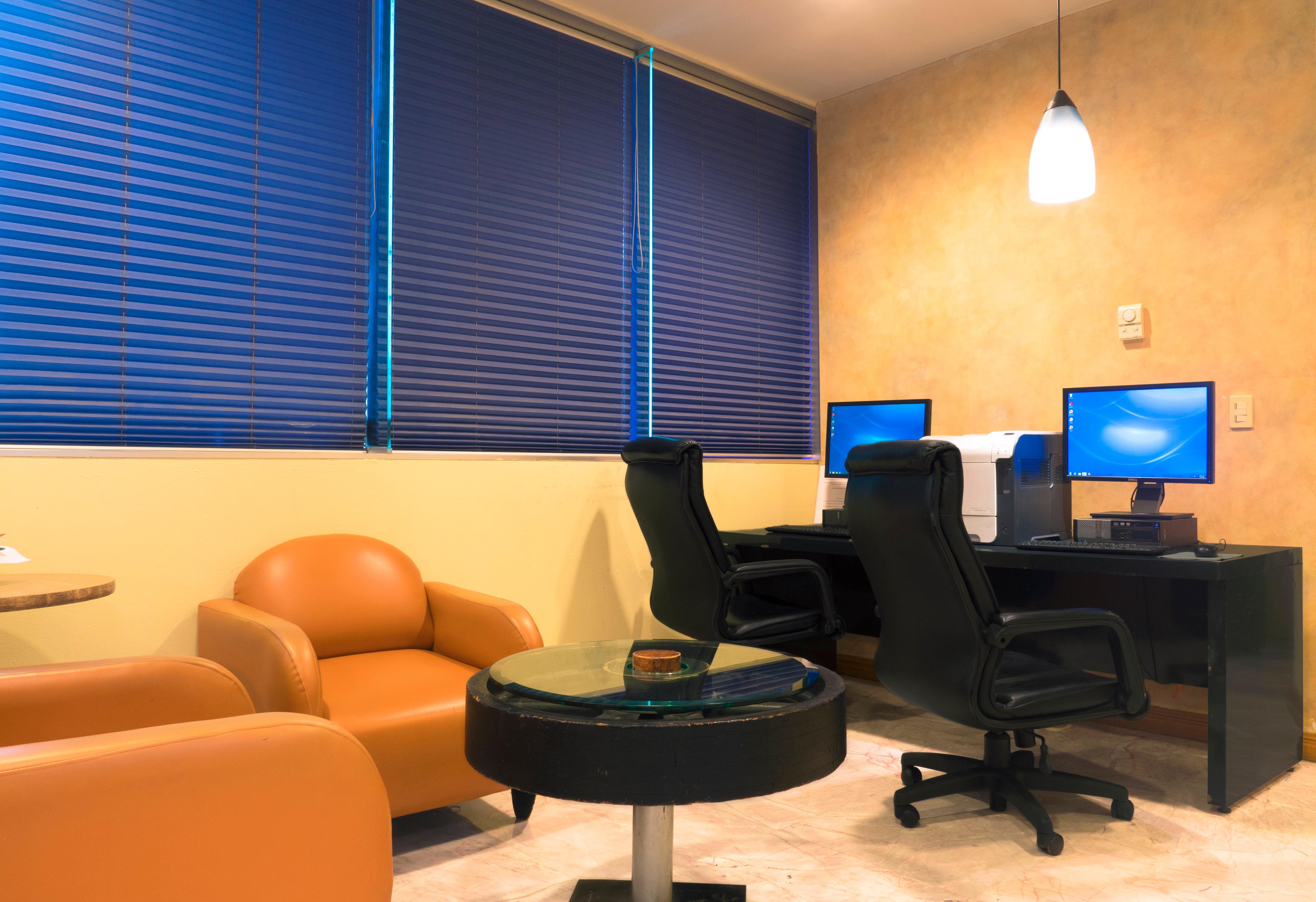 Holiday Inn Monterrey-Parque Fundidora By Ihg Buitenkant foto A business center at a hotel