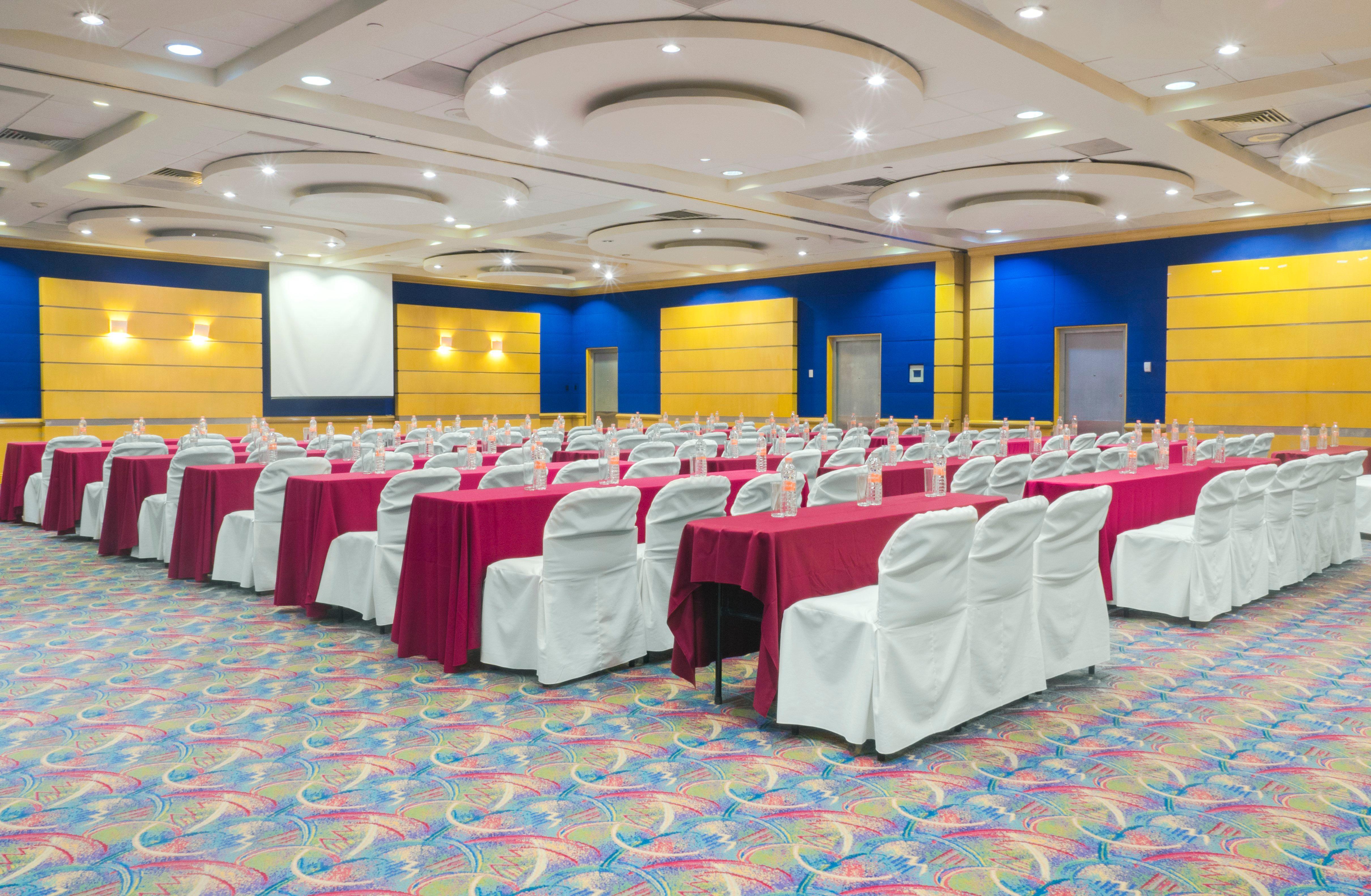Holiday Inn Monterrey-Parque Fundidora By Ihg Buitenkant foto Convention Center
