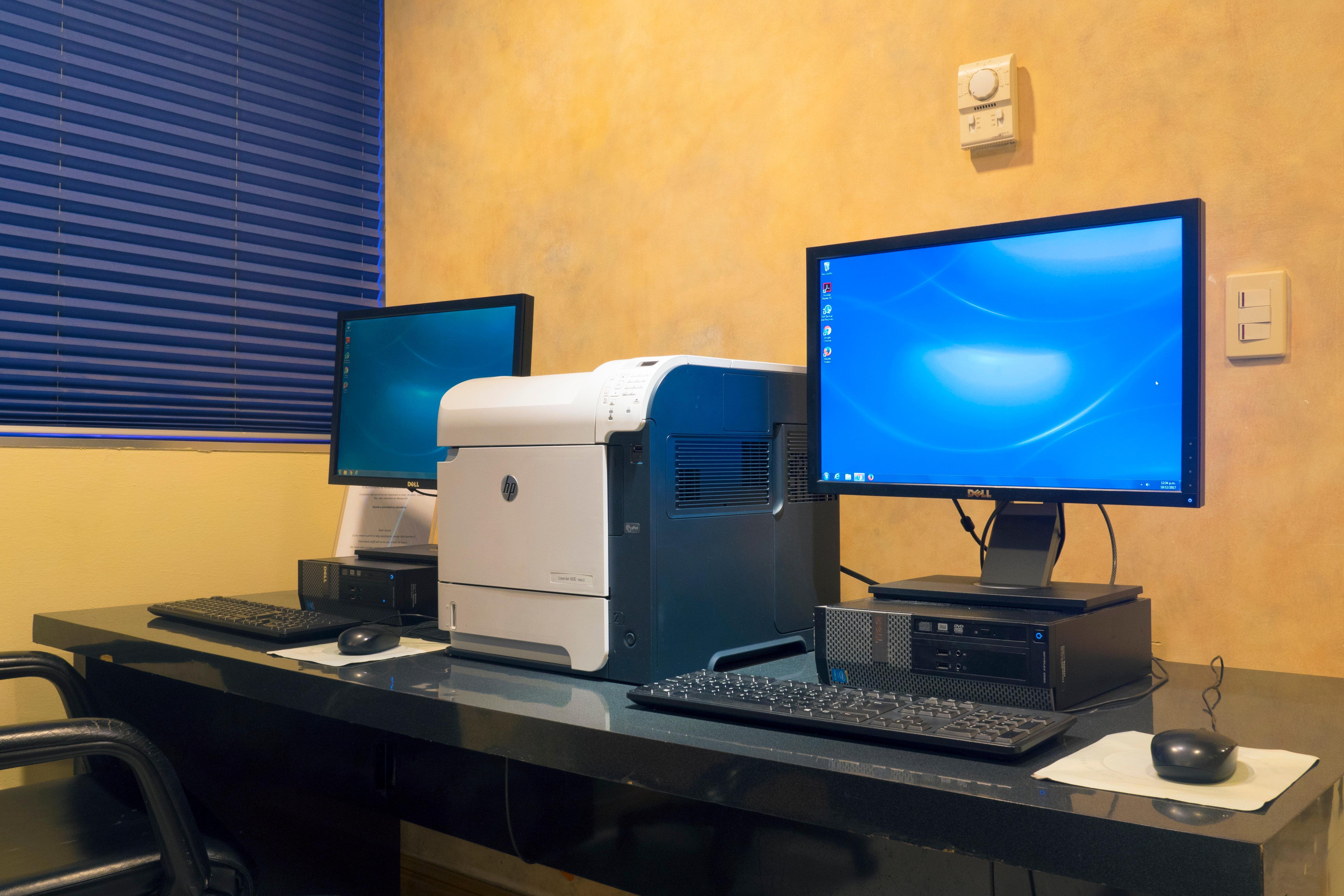 Holiday Inn Monterrey-Parque Fundidora By Ihg Buitenkant foto A computer printer