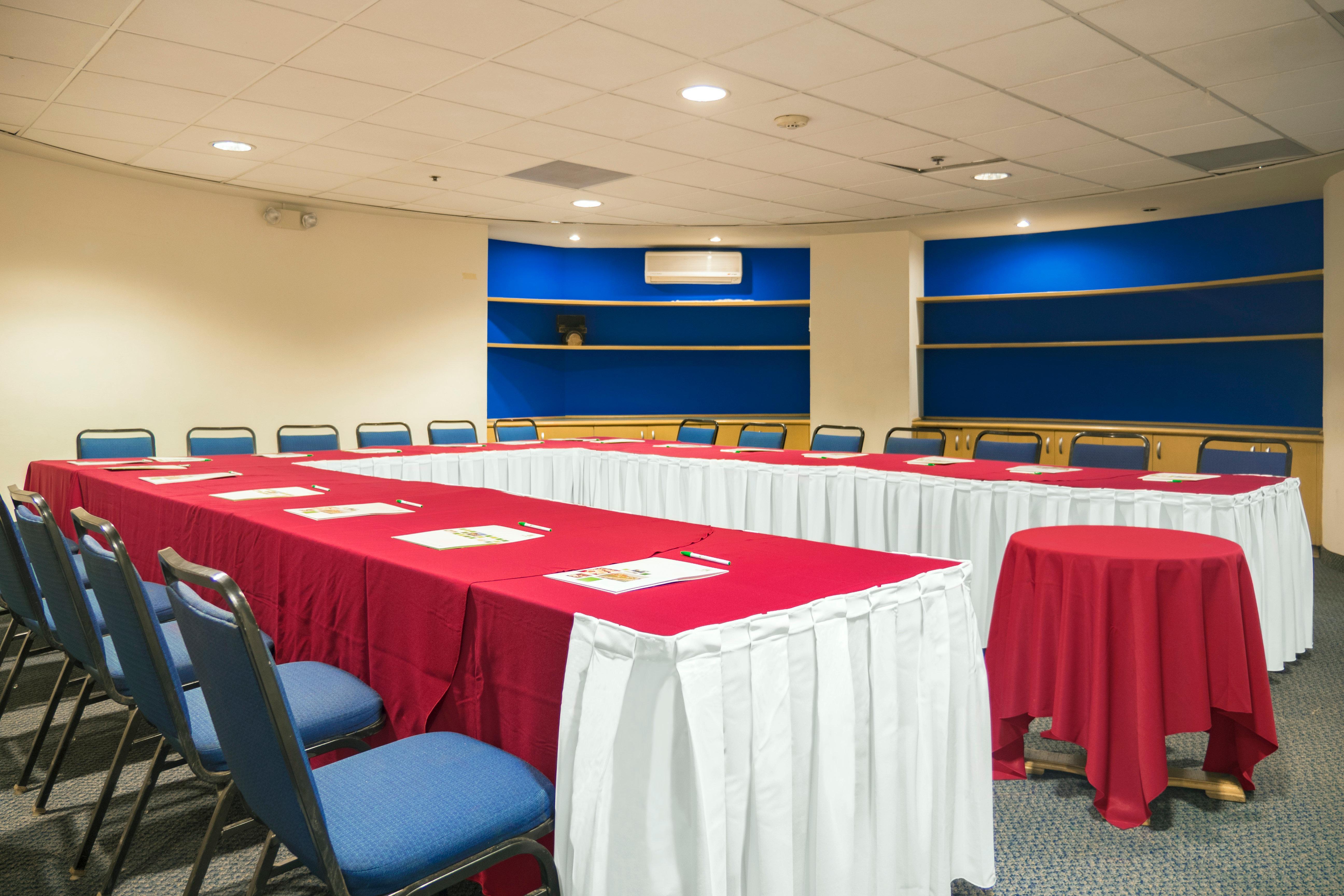 Holiday Inn Monterrey-Parque Fundidora By Ihg Buitenkant foto Meeting room