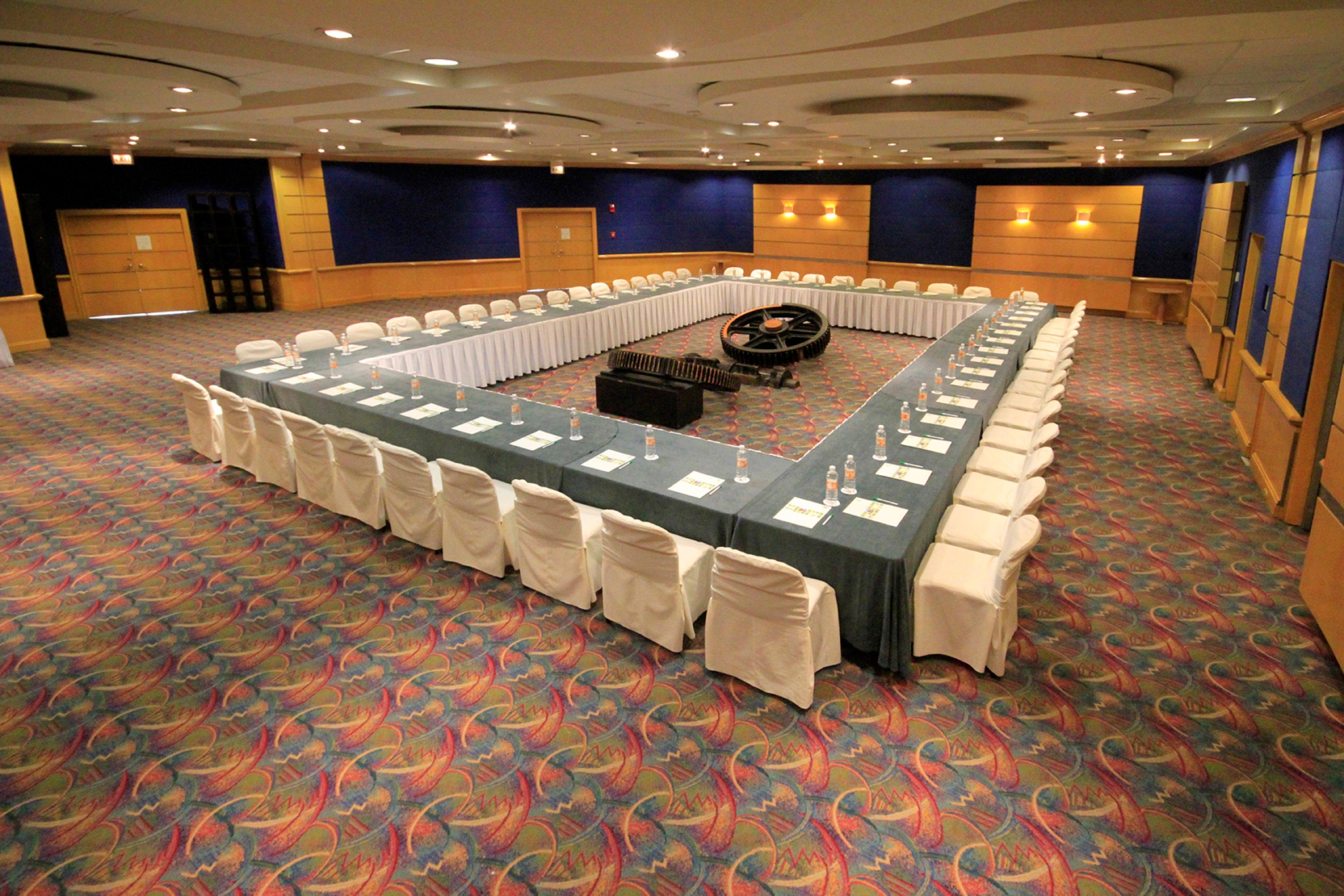 Holiday Inn Monterrey-Parque Fundidora By Ihg Buitenkant foto U-shaped table layout