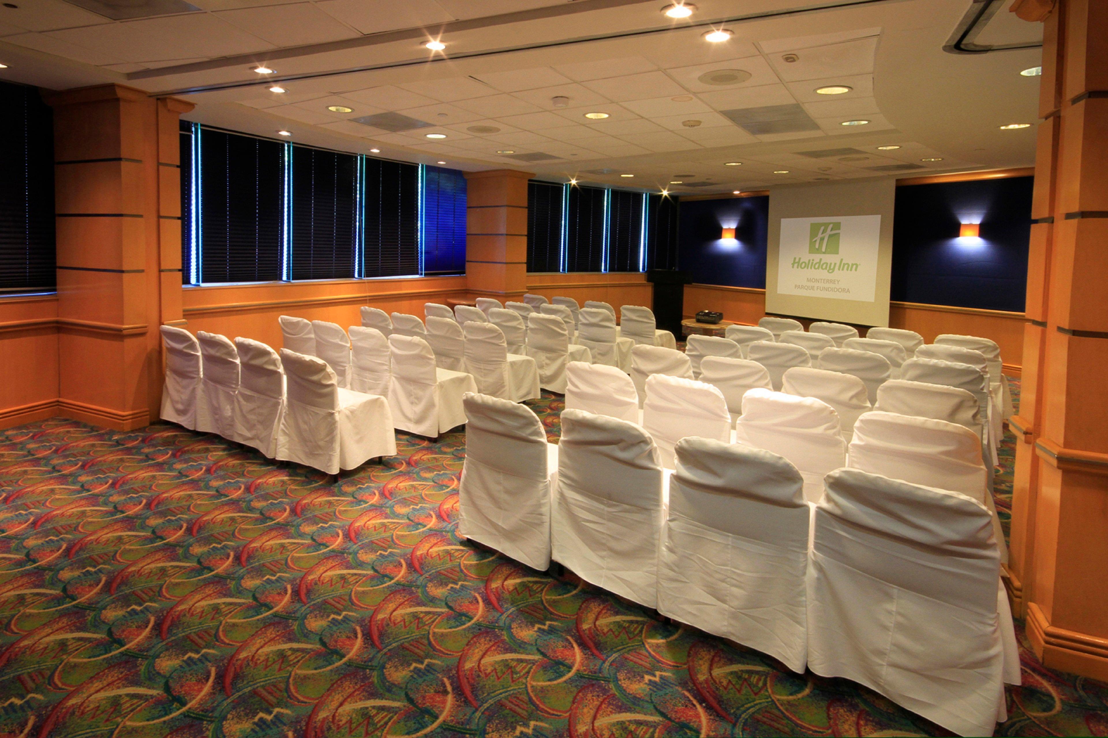 Holiday Inn Monterrey-Parque Fundidora By Ihg Buitenkant foto A typical meeting room